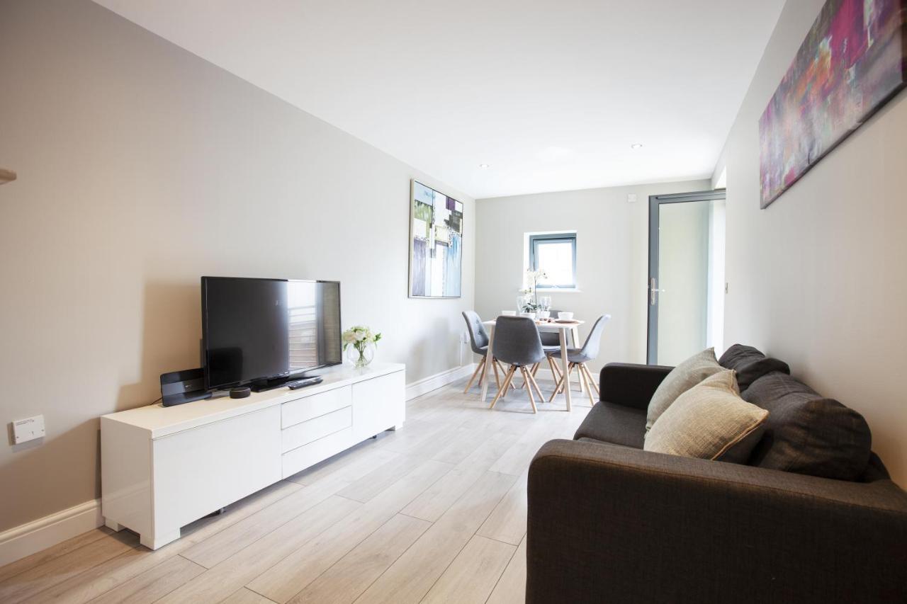Urban Living'S - The Wesley Beautiful City Centre Apartment With Balcony Оксфорд Экстерьер фото